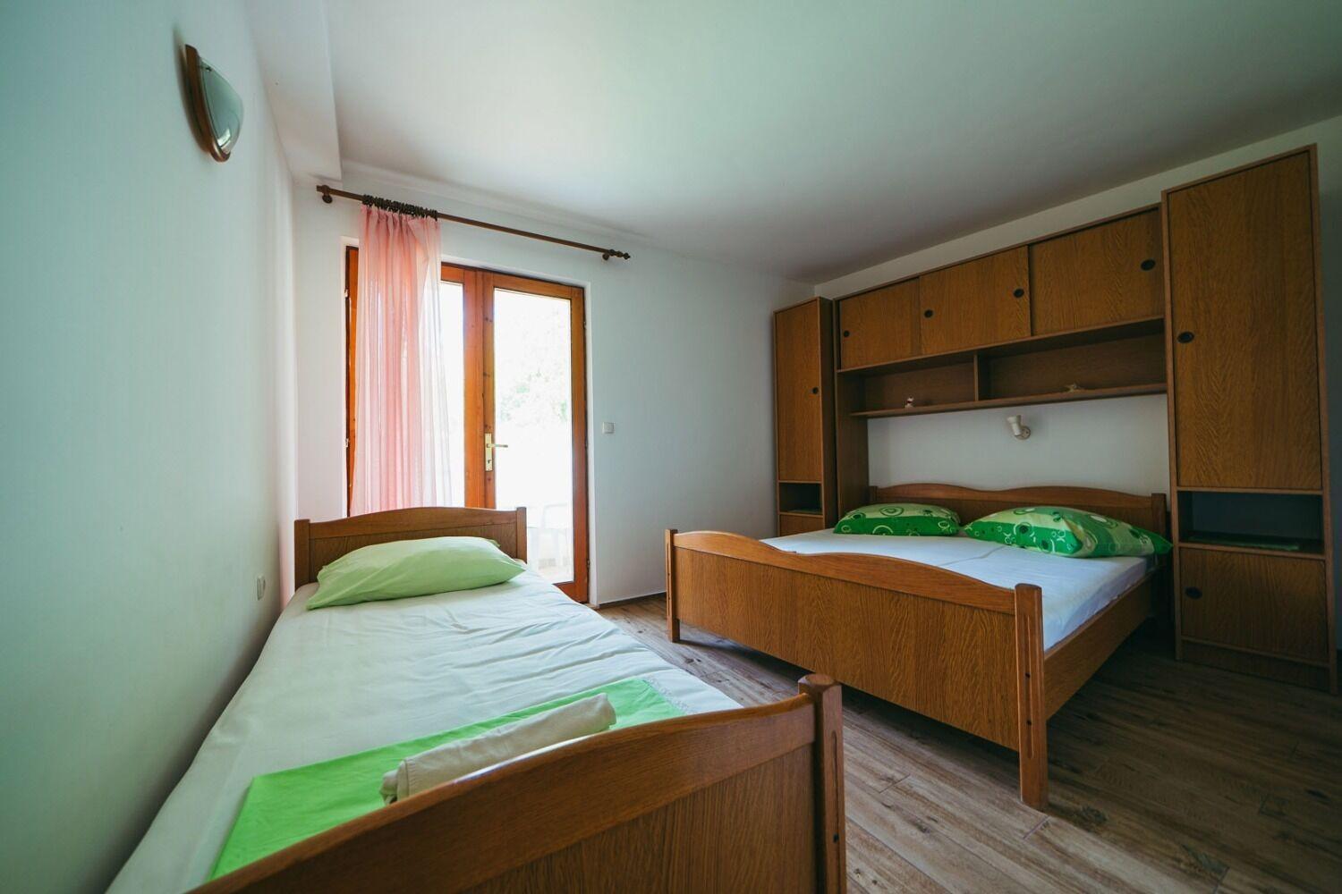 Apartments Lovre - Close To The Sea Brela Exterior foto