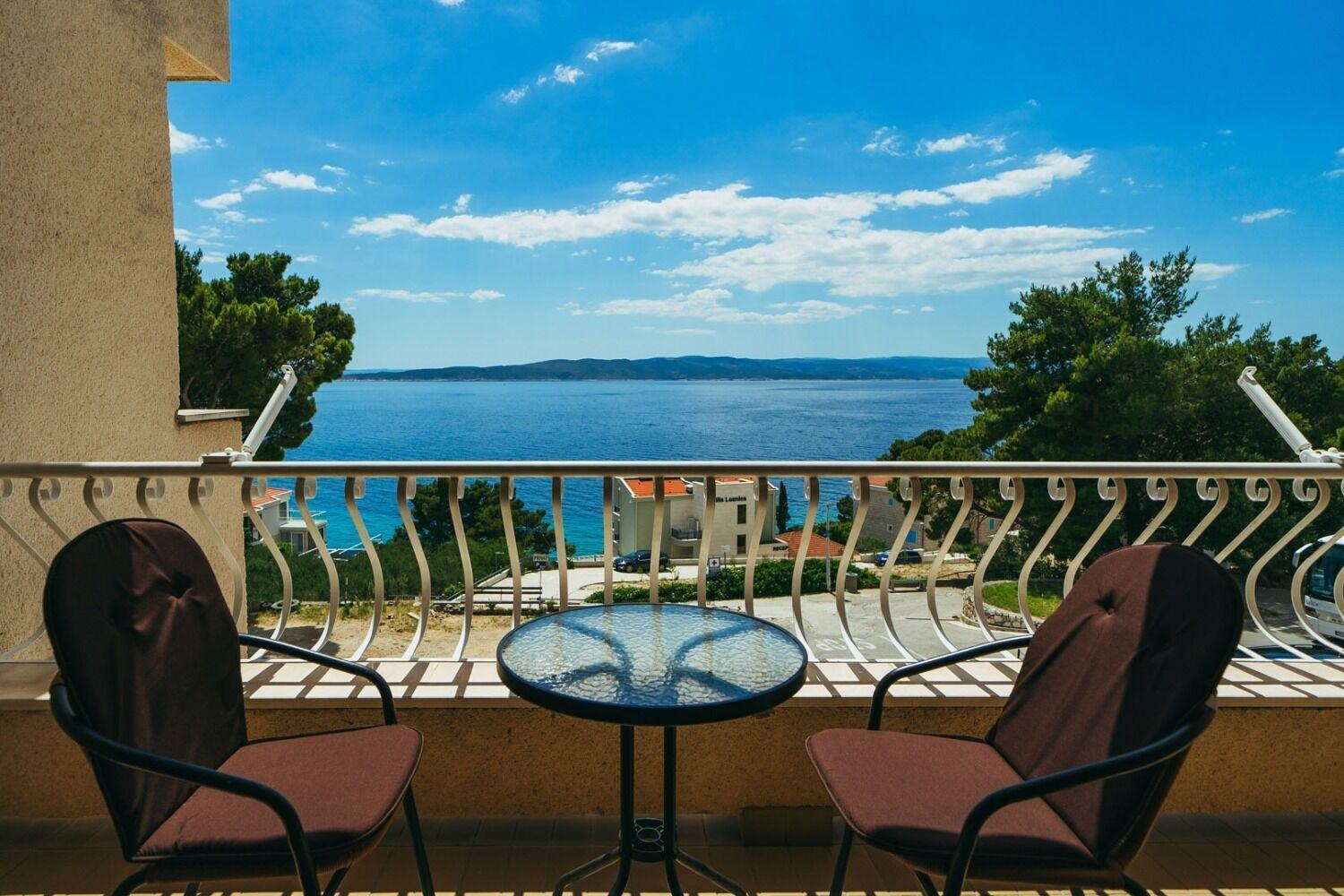 Apartments Lovre - Close To The Sea Brela Exterior foto